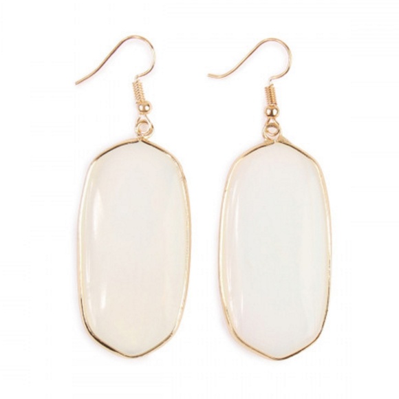 Jewelry - Stone drop earrings